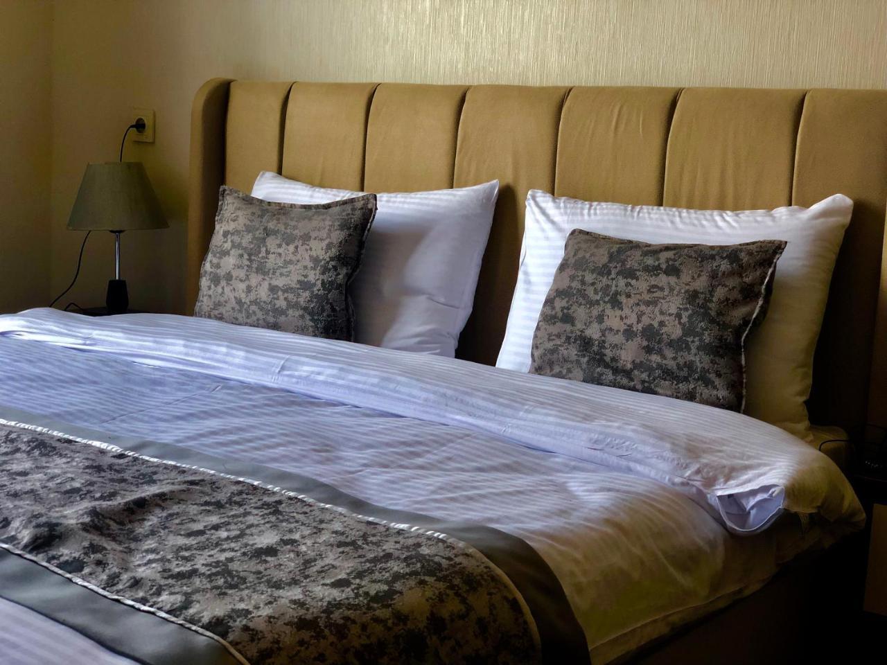 Tbili Hotel Tbilisi Bagian luar foto