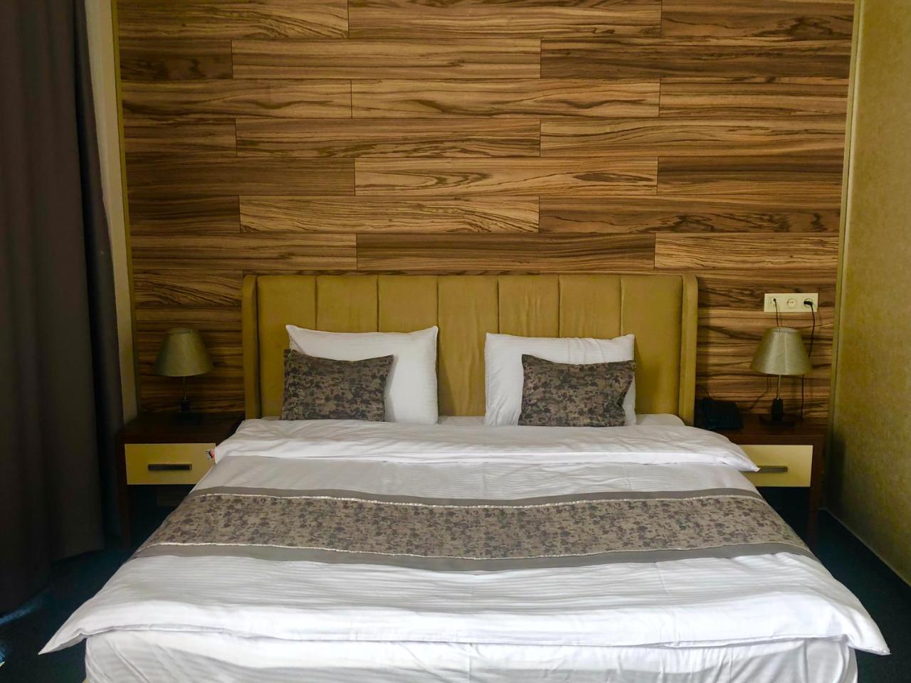 Tbili Hotel Tbilisi Bagian luar foto