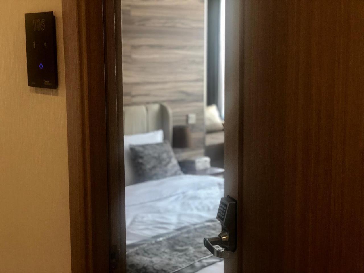 Tbili Hotel Tbilisi Bagian luar foto