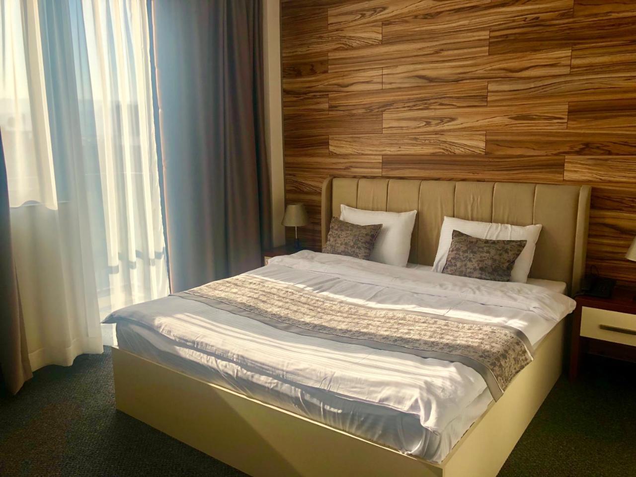 Tbili Hotel Tbilisi Bagian luar foto