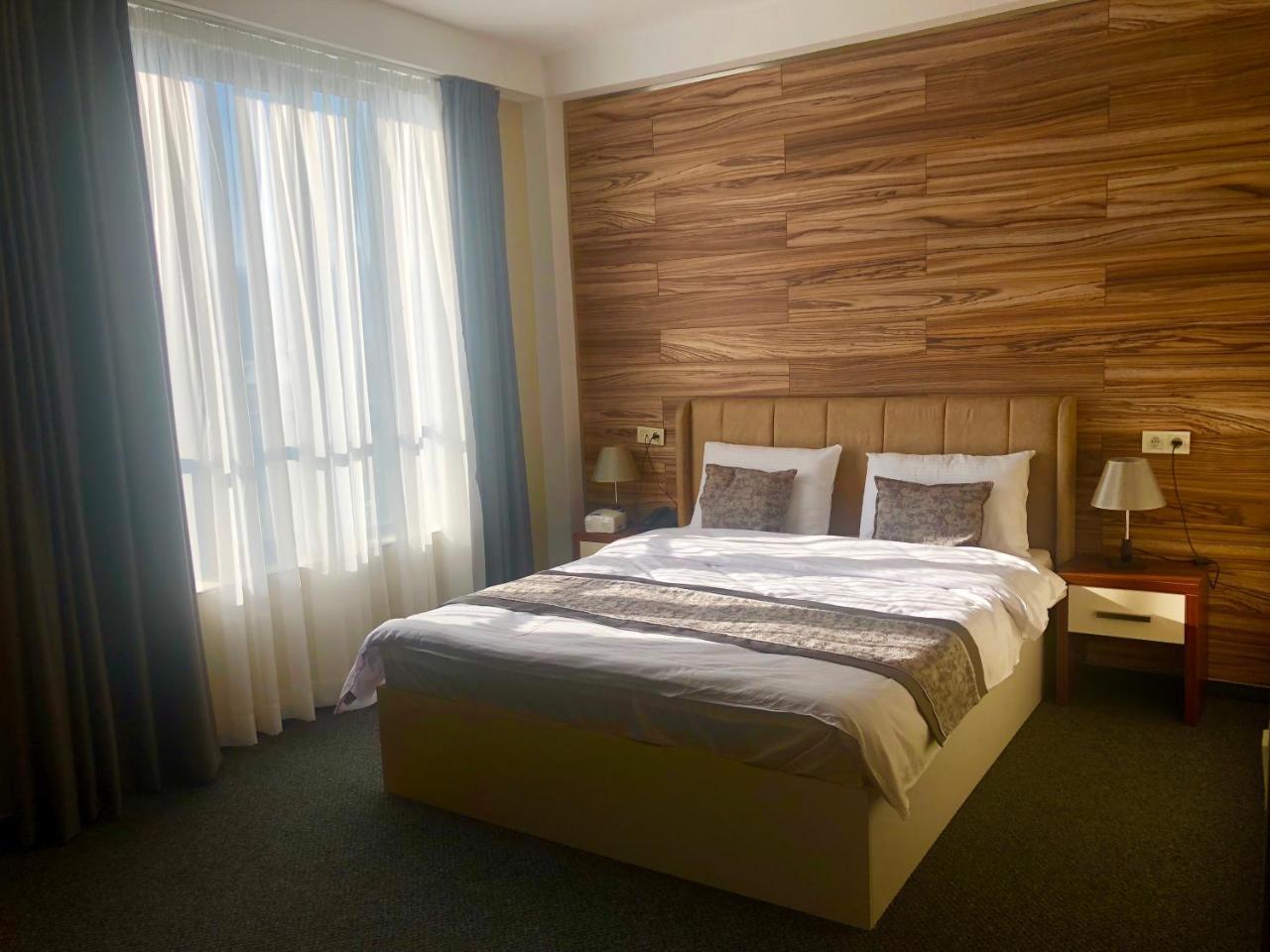 Tbili Hotel Tbilisi Bagian luar foto
