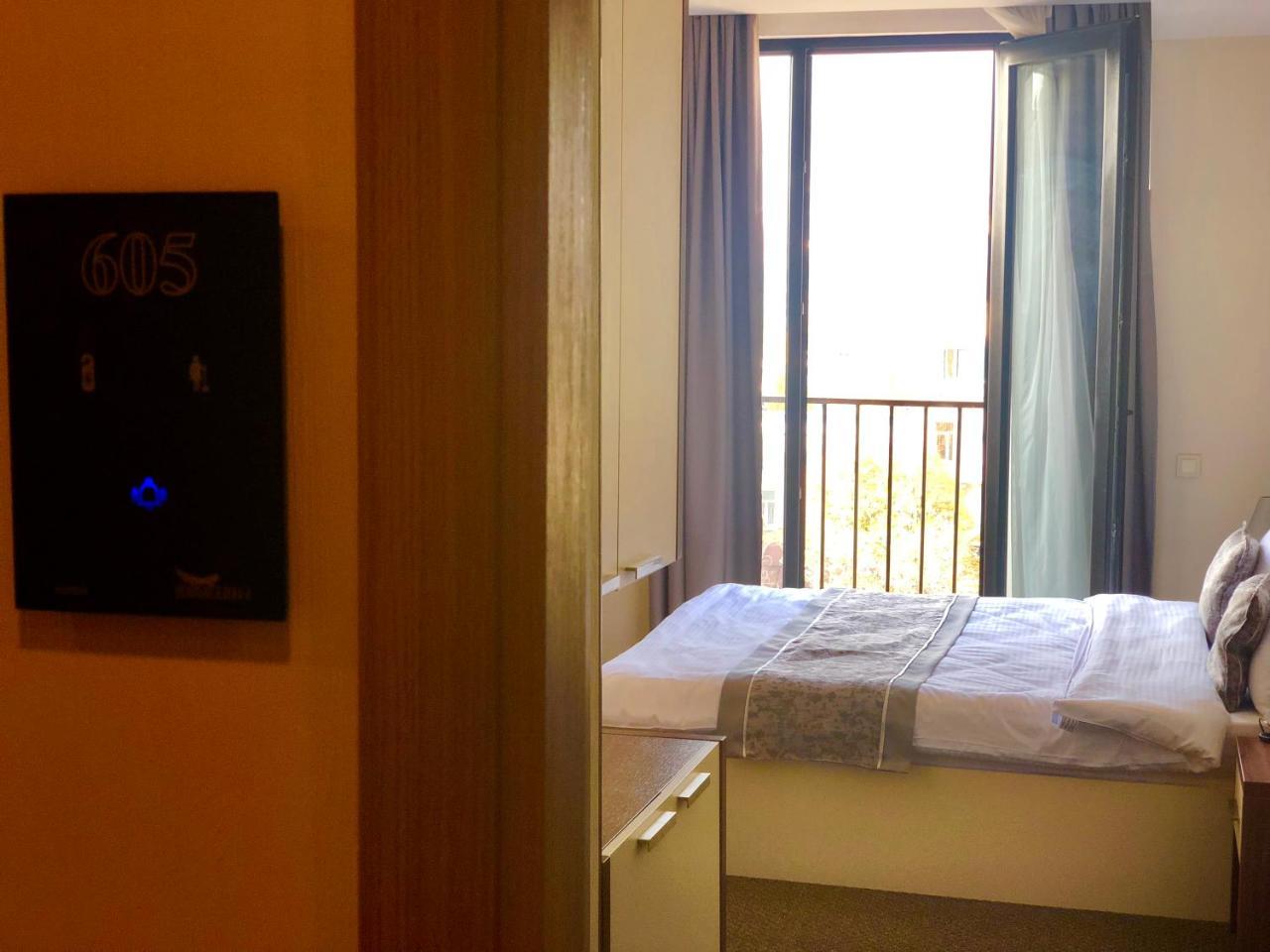 Tbili Hotel Tbilisi Bagian luar foto