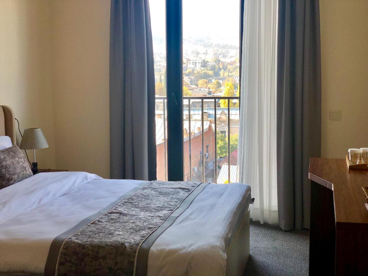 Tbili Hotel Tbilisi Bagian luar foto