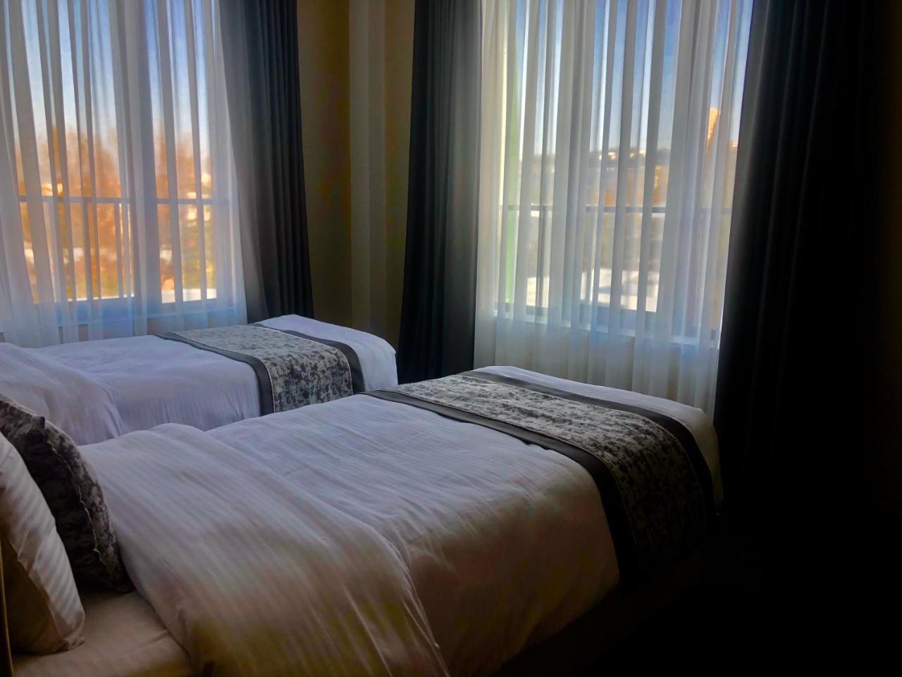 Tbili Hotel Tbilisi Bagian luar foto