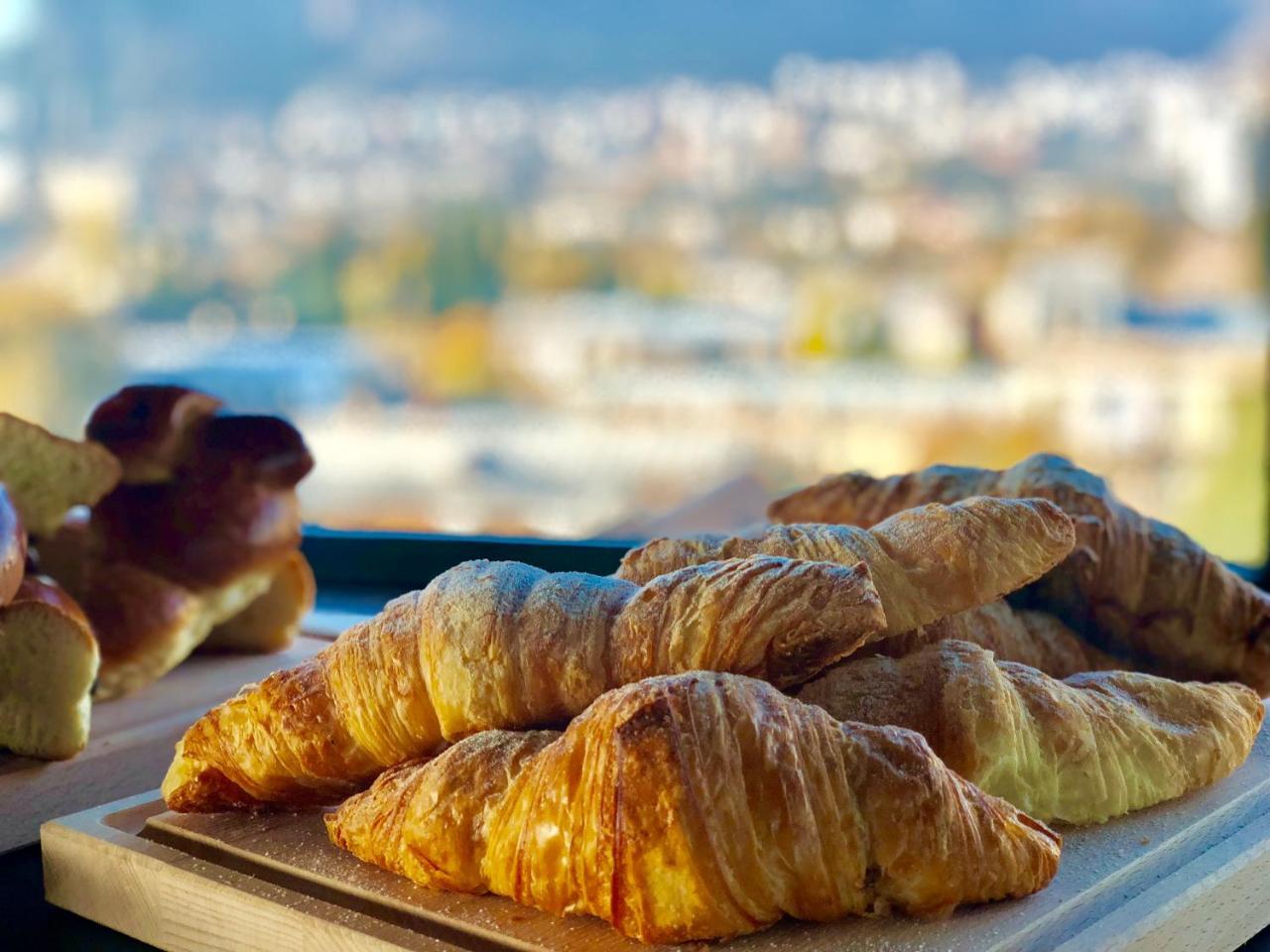 Tbili Hotel Tbilisi Bagian luar foto