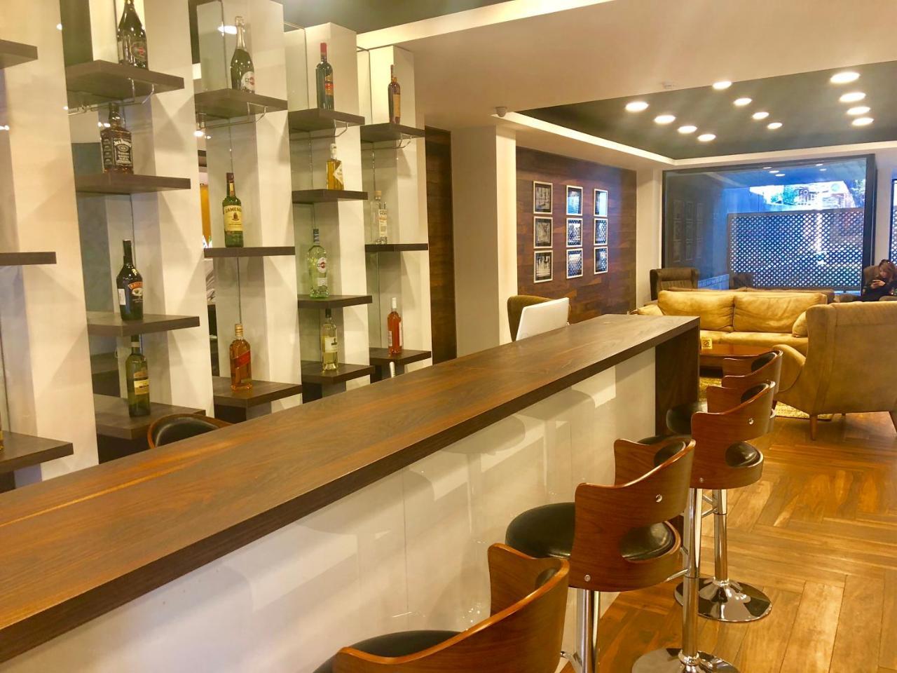 Tbili Hotel Tbilisi Bagian luar foto