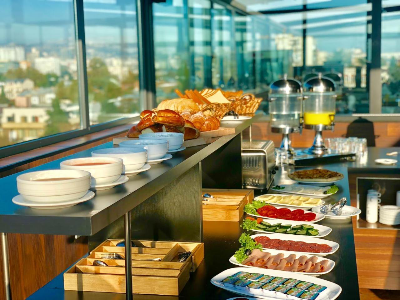 Tbili Hotel Tbilisi Bagian luar foto